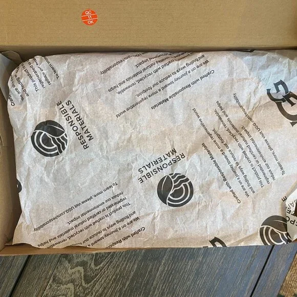 UGG  Goldenstar Slide Tan Leather 8 NWT 🏝️ 🏖️ - Picture 10 of 10